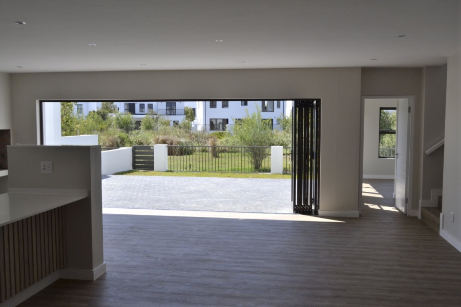 4 Bedroom Property for Sale in Croydon Gardens Estate Western Cape